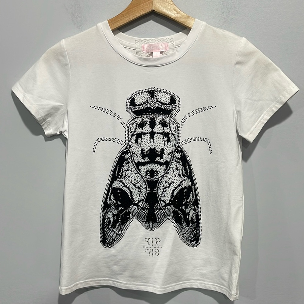 Girl’s white short sleeve embellished t-shirt large fly graphic size 8-10 medium